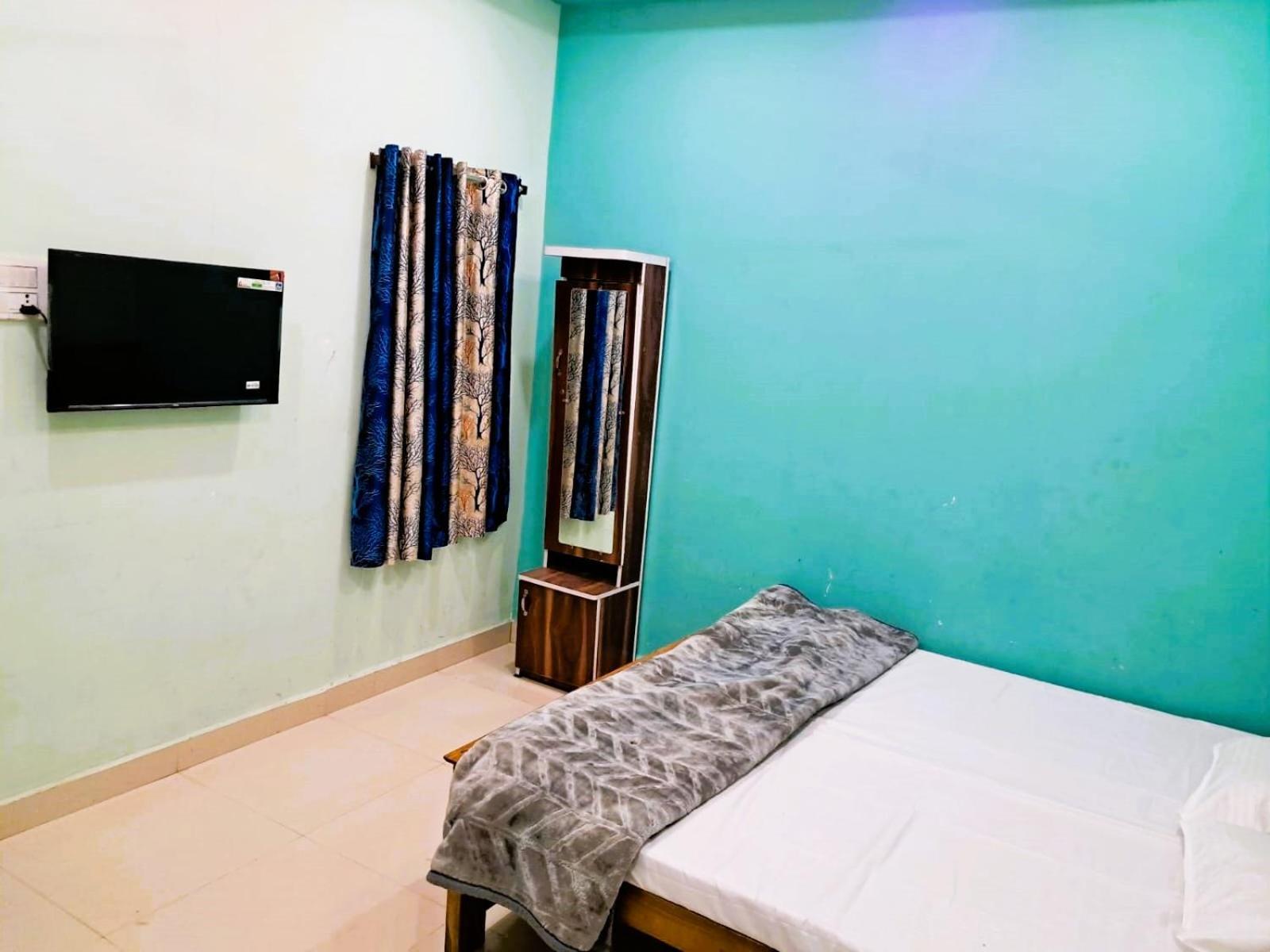 Utsav Lodge And Mangal Bhavan Piparia Luaran gambar