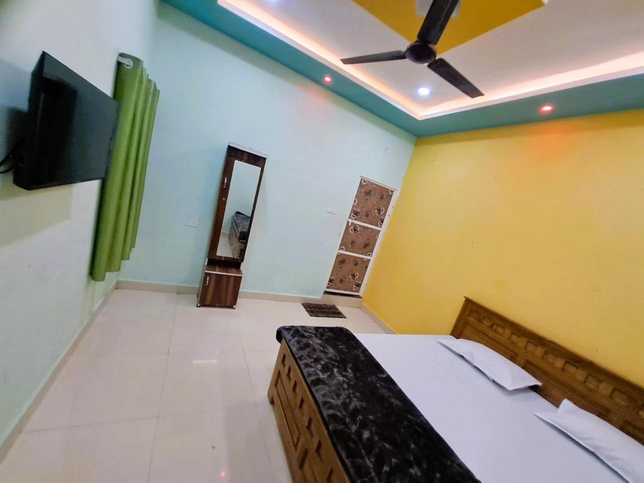 Utsav Lodge And Mangal Bhavan Piparia Luaran gambar