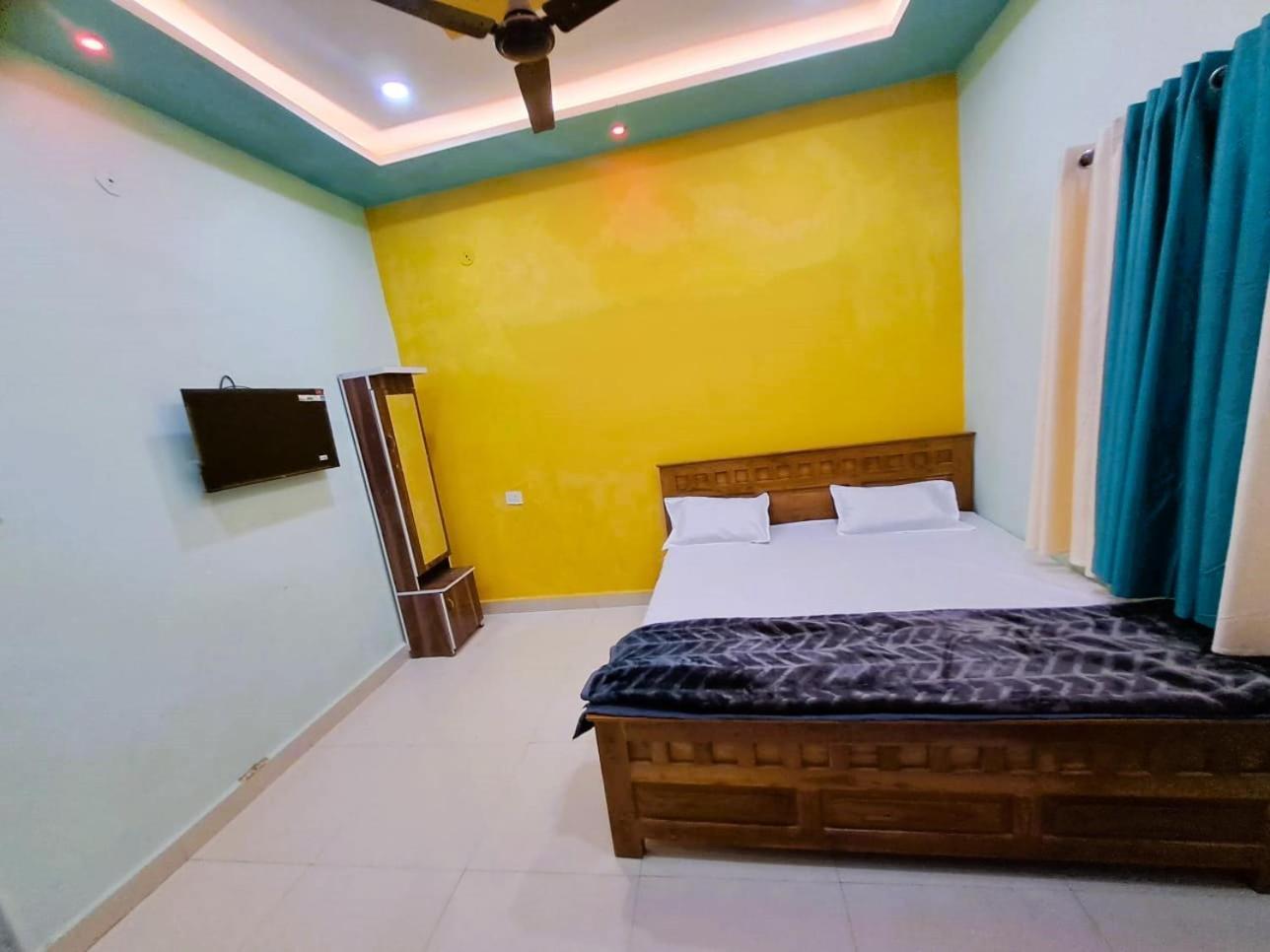 Utsav Lodge And Mangal Bhavan Piparia Luaran gambar